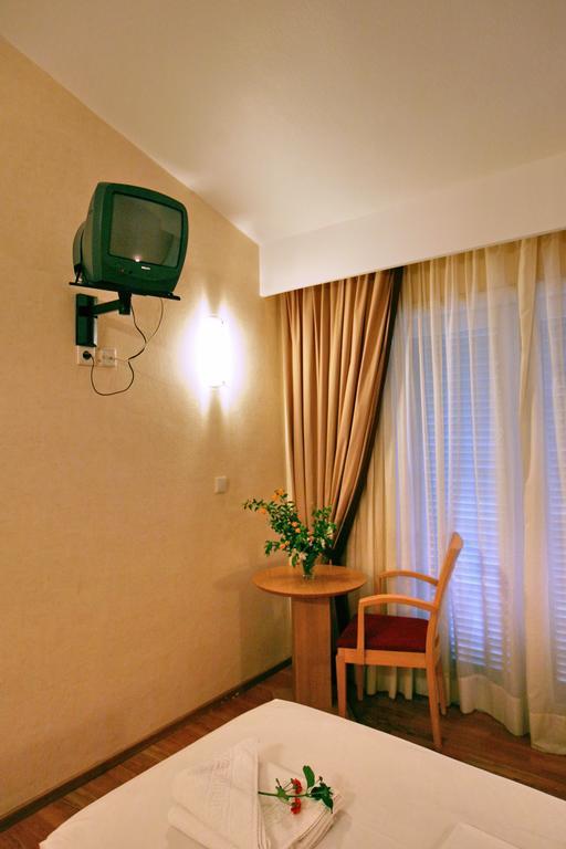 Sandy Bay Hotel Plomari Zimmer foto