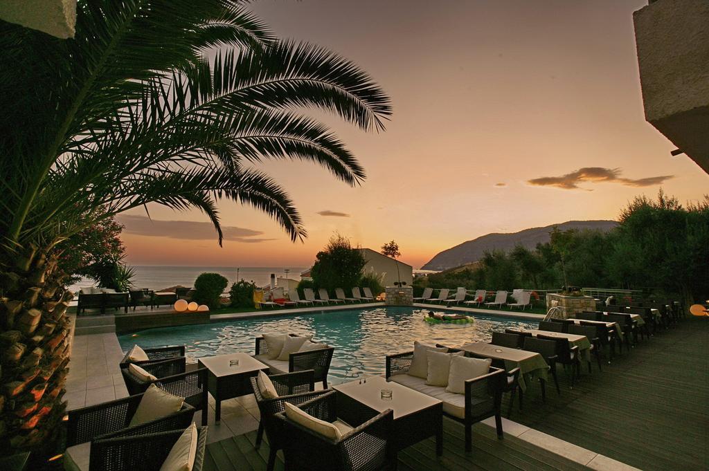 Sandy Bay Hotel Plomari Exterior foto